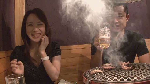 ハニカム笑顔が眩しすぎるプレミアム美女とご対面！色白BODYの肉体に、ほんのりピンクの乳首が可愛らしいえろきゅん美女との甘いひと時！＋ホルモン屋オフショット付